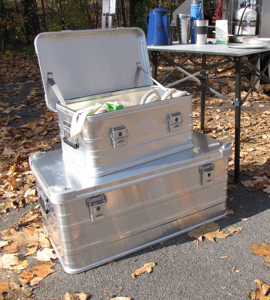 Campingboxen und -behälter aus Aluminium